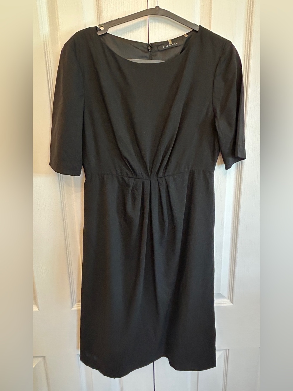 Elie Tahari Black Wool Pleated Dress Lined Quiet Luxury Size 4 EUC